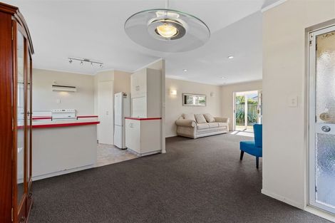 Photo of property in 2 The Green, Mount Maunganui, 3116