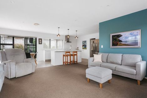 Photo of property in 132c Margaret Drive, Omokoroa, 3114