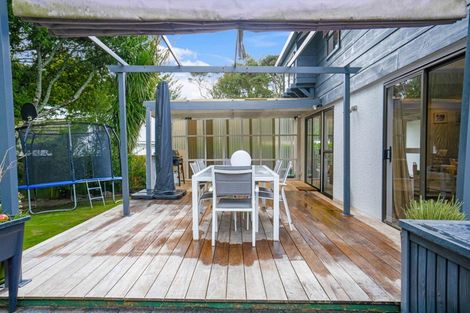 Photo of property in 2/5 Eugen Place, Bayview, Auckland, 0629