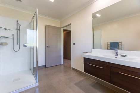 Photo of property in 4 Pateke Way, Paraparaumu Beach, Paraparaumu, 5032