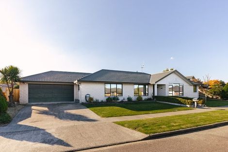 Photo of property in 9 Aspen Way, Kelvin Grove, Palmerston North, 4414