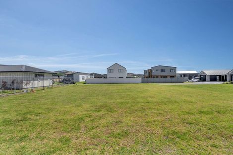 Photo of property in 8 Norma Way, Whitianga, 3510
