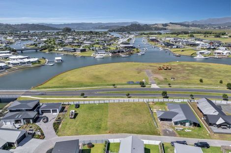 Photo of property in 8 Norma Way, Whitianga, 3510