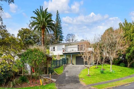 Photo of property in 15 Robbies Road, Shelly Park, Auckland, 2014