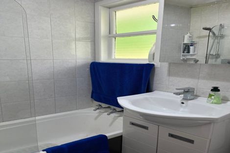 Photo of property in 33 Amberley Avenue, Te Atatu South, Auckland, 0610