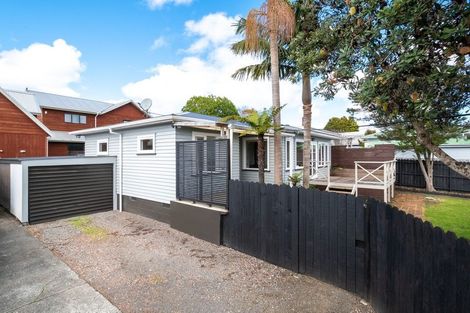 Photo of property in 82 Rosier Road, Glen Eden, Auckland, 0602
