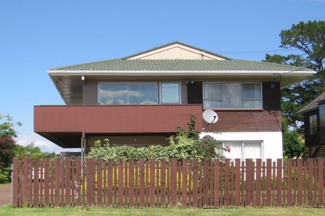 Photo of property in 35 Beechwood Road, Rothesay Bay, Auckland, 0630