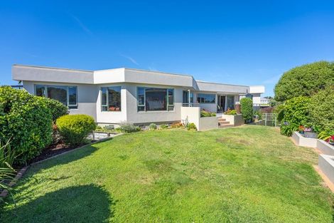 Photo of property in 11 Webber Street, Paraparaumu Beach, Paraparaumu, 5032