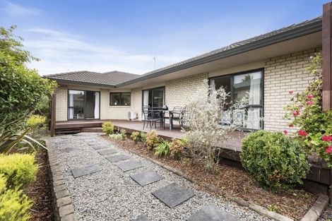 Photo of property in 320 Hill Road, The Gardens, Auckland, 2105
