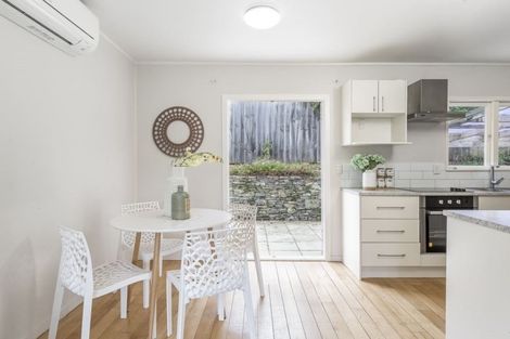 Photo of property in 9 Hellyers Street, Birkdale, Auckland, 0626