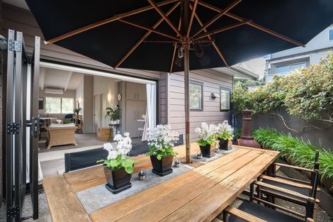 Photo of property in 1/15 Telephone Road, Birkenhead, Auckland, 0626