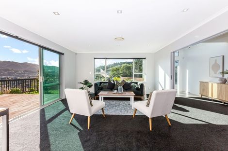 Photo of property in 26 Kilkelly Close, Tawa, Wellington, 5028