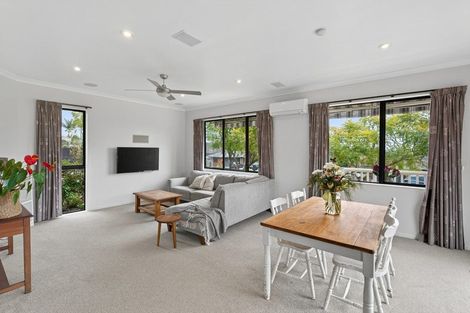 Photo of property in 18 Discovery Avenue, Welcome Bay, Tauranga, 3112