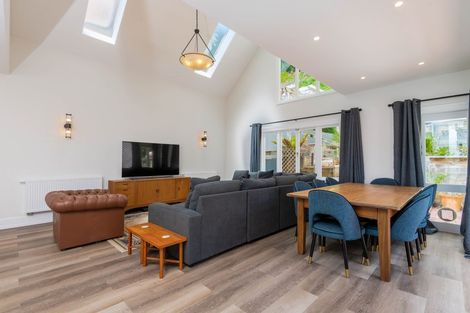 Photo of property in 210 Oriental Parade, Oriental Bay, Wellington, 6011