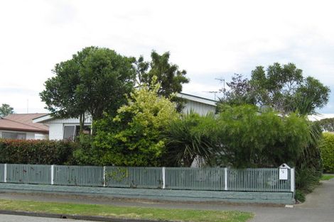 Photo of property in 9 Kawau Crescent, Bromley, Christchurch, 8062