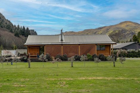 Photo of property in 10 Carlisle Street, Athol, 9793