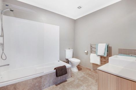 Photo of property in 3a Melia Place, Stanmore Bay, Whangaparaoa, 0932