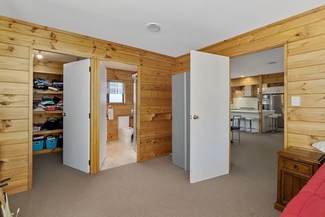 Photo of property in 8 Meadowstone Drive, Wanaka, 9305