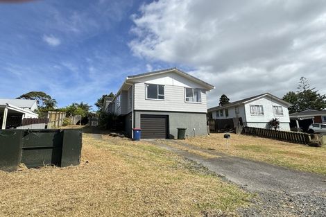 Photo of property in 8 Kopi Place, Massey, Auckland, 0614