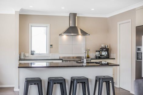Photo of property in 37 Nelson Avenue, Aotea, Porirua, 5024