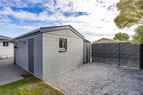 Photo of property in 28 Shetland Street, Woolston, Christchurch, 8062