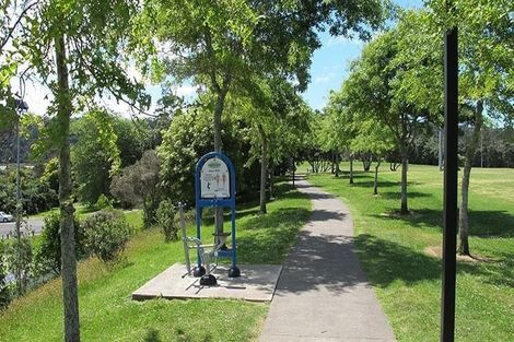 Photo of property in The Haven, 15/120 Beach Haven Road, Beach Haven, Auckland, 0626