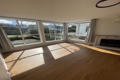 Photo of property in 22 Edgeworth Road, Glenfield, Auckland, 0629