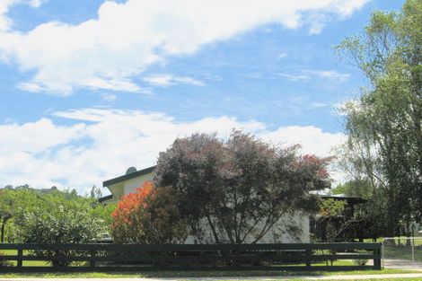 Photo of property in 17 Main Road, Tolaga Bay, 4077