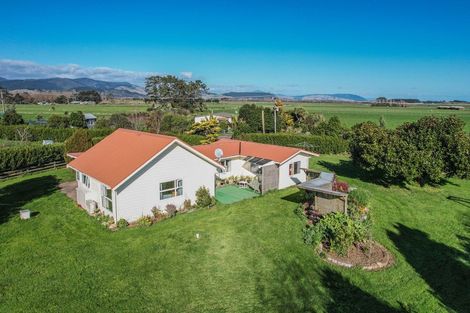 Photo of property in 318 Kuku Beach Road, Kuku, Levin, 5570