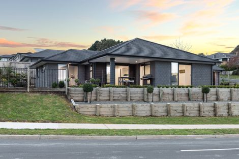 Photo of property in 2 Moira Close, Welcome Bay, Tauranga, 3175