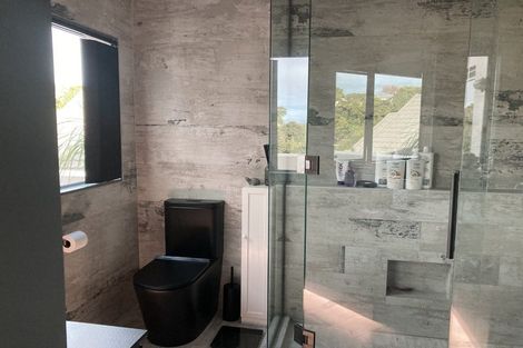 Photo of property in 14 Bush View Lane, Northcote Point, Auckland, 0627