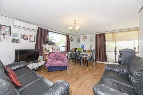 Photo of property in 12 Cameron Place, Ranui, Auckland, 0612