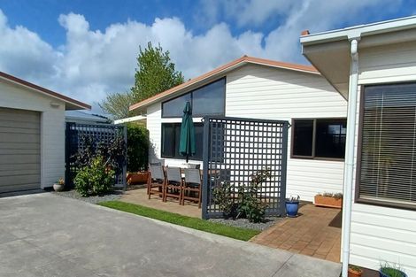 Photo of property in 10 Wera Street, Hawera, 4610