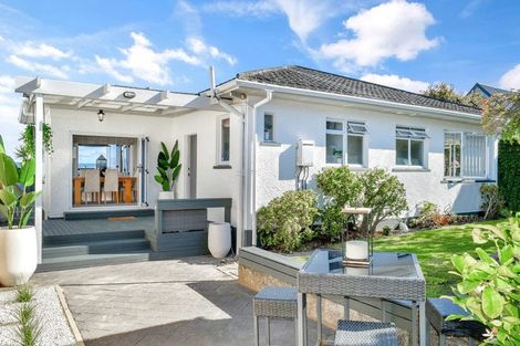 Photo of property in 187 Otumoetai Road, Brookfield, Tauranga, 3110