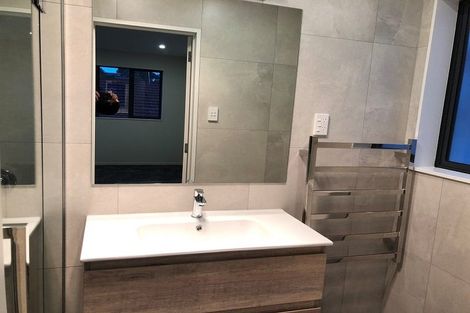 Photo of property in 228b Pakuranga Road, Pakuranga Heights, Auckland, 2010