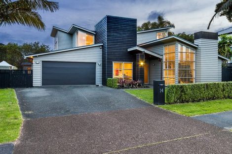Photo of property in 14 English Oak Drive, Schnapper Rock, Auckland, 0632