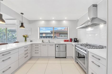 Photo of property in 9 Serrita Avenue, Sunnyhills, Auckland, 2010