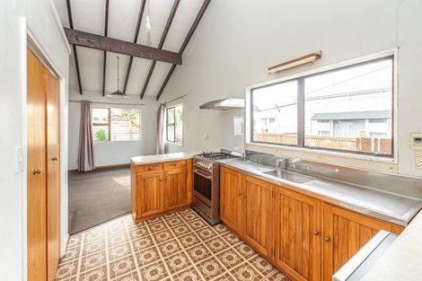 Photo of property in 19 Tongariro Street, Castlecliff, Whanganui, 4501