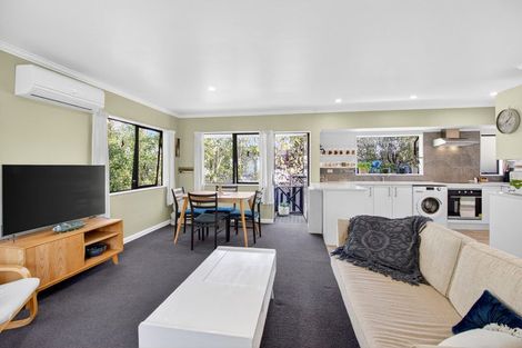 Photo of property in 2/43 Sabulite Road, Kelston, Auckland, 0602