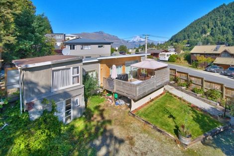 Photo of property in 121 Hallenstein Street, Queenstown, 9300