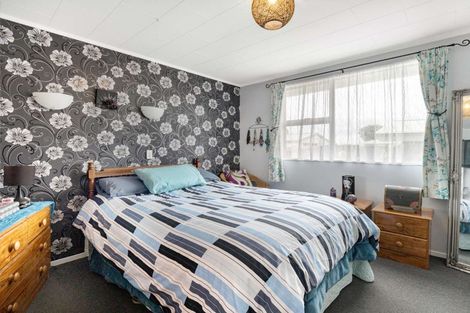 Photo of property in 31 Cross Street, Castlecliff, Whanganui, 4501