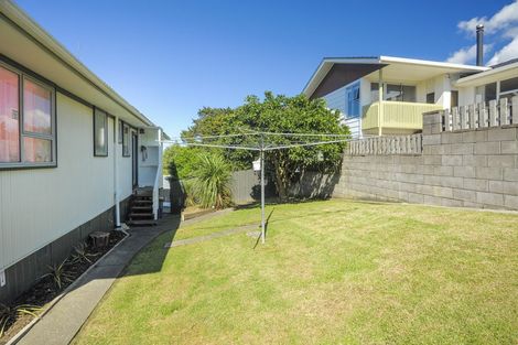 Photo of property in 47 Helena Street, Massey, Auckland, 0614