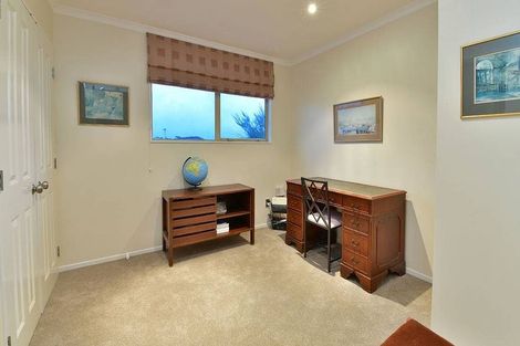Photo of property in 28 English Oak Drive, Schnapper Rock, Auckland, 0632