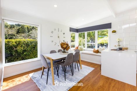 Photo of property in 6 Fendalton Crescent, Pinehaven, Upper Hutt, 5019