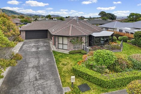 Photo of property in 4 Cranbrook Grove, Waikanae, 5036