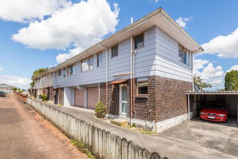 Photo of property in 5/26 Islington Avenue, New Lynn, Auckland, 0600