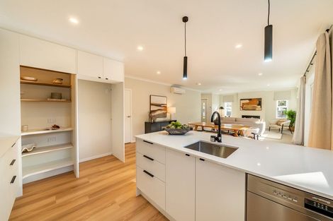 Photo of property in 70a Heretaunga Square, Silverstream, Upper Hutt, 5019