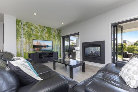 Photo of property in 1 Nikau Way, Riverhead, 0820