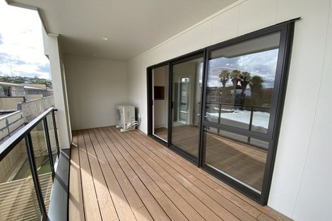 Photo of property in 15 Mina Way, Browns Bay, Auckland, 0630