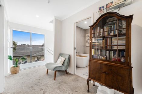 Photo of property in 5 Waihanga Way, Bucklands Beach, Auckland, 2014